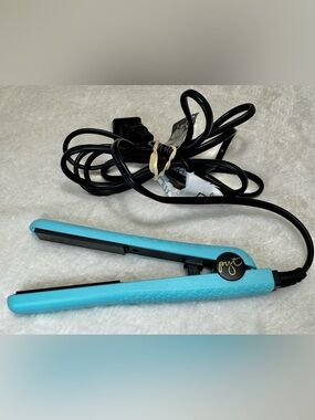 PYT Mini Flat Iron Styling Tool Half Inch .5”